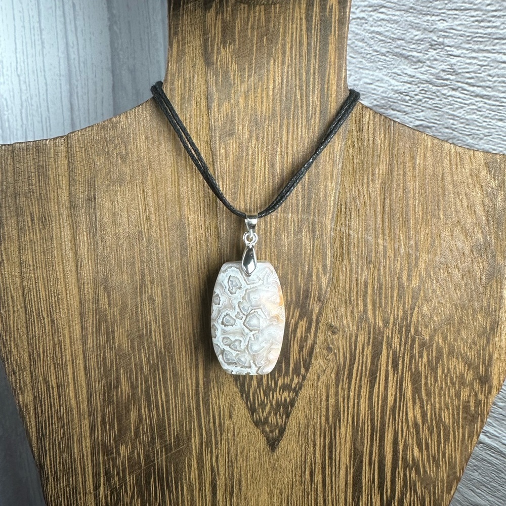 Mexican Crazy Lace Agate Pendant Necklace on Double Black Cotton Rope - Picture 4 of 11